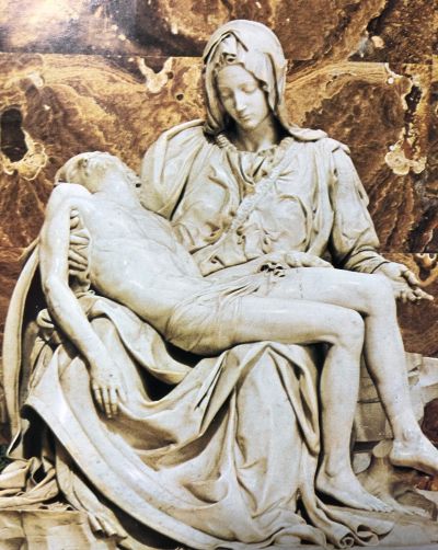 Michelangelo&#039;s Pieta