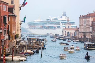 The Italian government refunding Cruise Companies