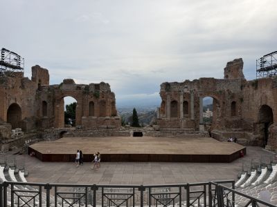 <div class="buttonTitle"><div class="roundedlIcon white mbianco mprest"></div></div>The Greek Theatre of Taormina: Sicily’s Timeless Stage Above the Sea