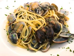In the Cucina with La Gazzetta: Spaghetti in Clam Sauce