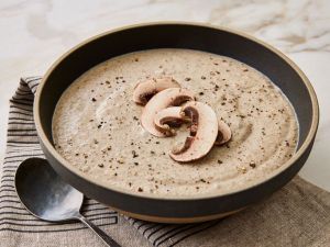 <div class="buttonTitle"><div class="roundedlIcon white mbianco mprest"></div></div>In the Cucina with La Gazzetta: Fast Cream of Mushroom Soup
