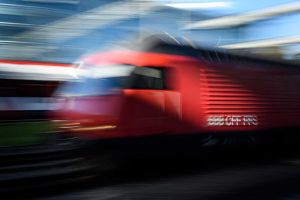 Switzerland and Italy Stop all cross-border train services