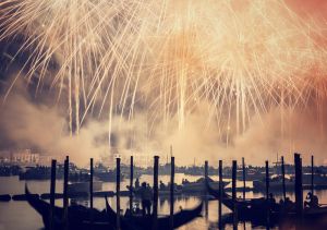 <div class="buttonTitle"><div class="roundedlIcon white mbianco mprest"></div></div>Italian Fireworks: A History of Light, Celebration, and Tradition Through the Centuries