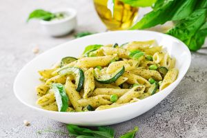 <div class="buttonTitle"><div class="roundedlIcon white mbianco mprest"></div></div>In the Cucina with La Gazzetta: Penne with Zucchini and Zucchini Flowers