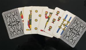 <div class="buttonTitle"><div class="roundedlIcon white mbianco mprest"></div></div>Scopa