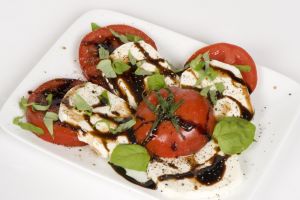 In the Cucina with La Gazzetta: Caprese Salad with Balsamic Glaze