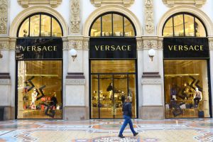 <div class="buttonTitle"><div class="roundedlIcon white mbianco mprest"></div></div>Prada Acquires Versace in Landmark $1.4 Billion Deal, Reshaping Italian Luxury