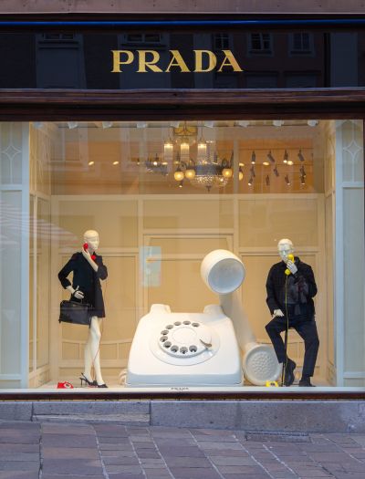 <div class="buttonTitle"><div class="roundedlIcon white mbianco mprest"></div></div>Milan Fashion Week 2026