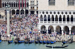 In future Venice can be visited only in turnstiles